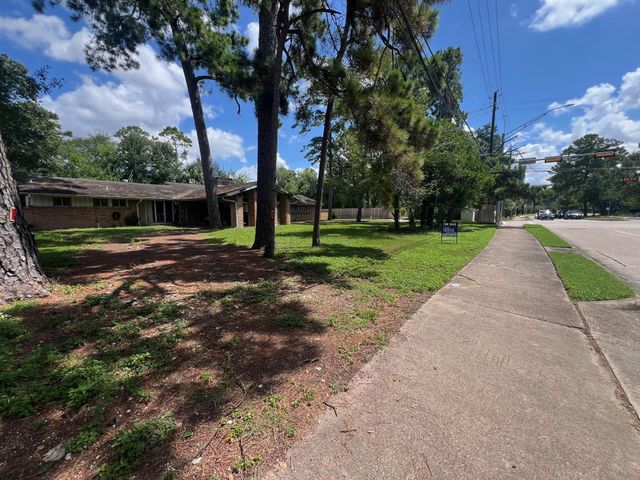 9302 Memorial Drive, Houston, TX 77024