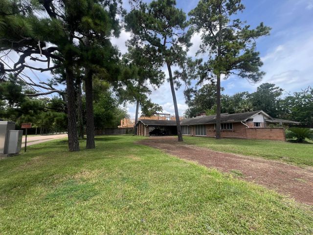 9302 Memorial Drive, Houston, TX 77024