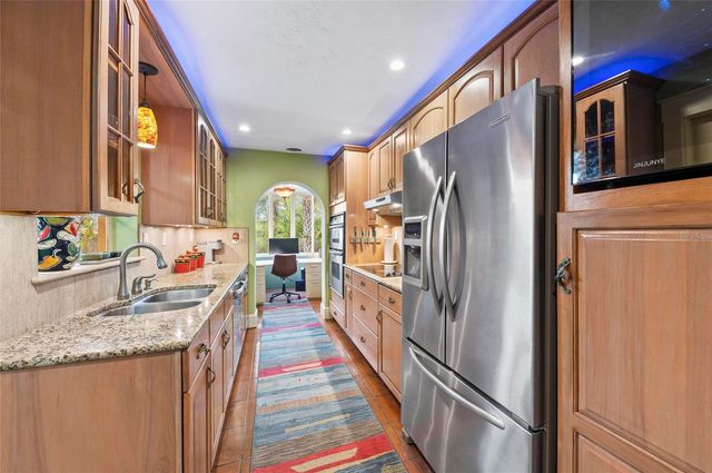 941 VIRGINIA DRIVE, Sarasota, FL 34234