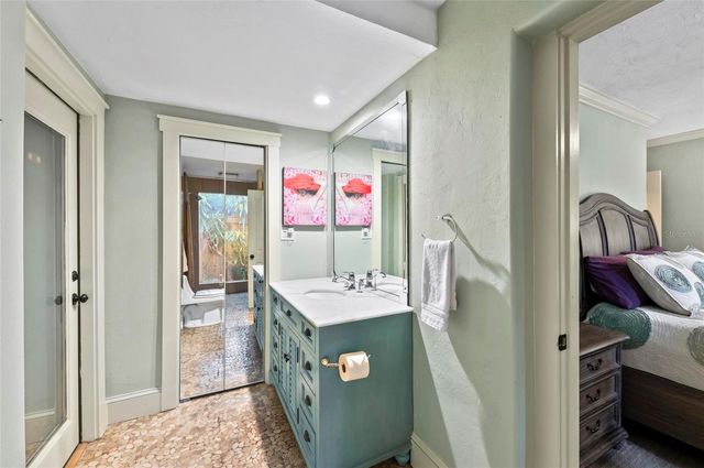 941 VIRGINIA DRIVE, Sarasota, FL 34234