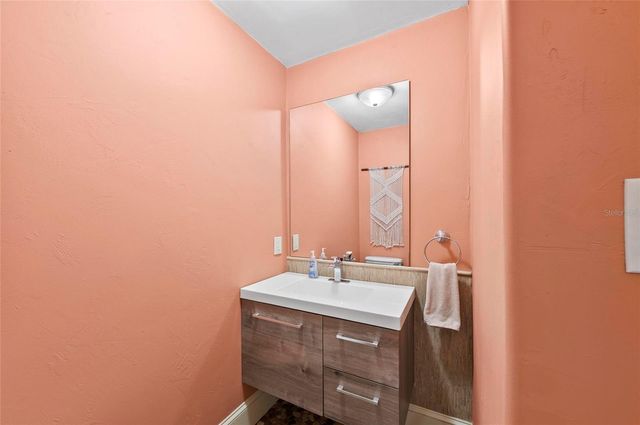 941 VIRGINIA DRIVE, Sarasota, FL 34234