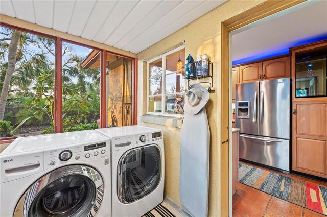 941 VIRGINIA DRIVE, Sarasota, FL 34234