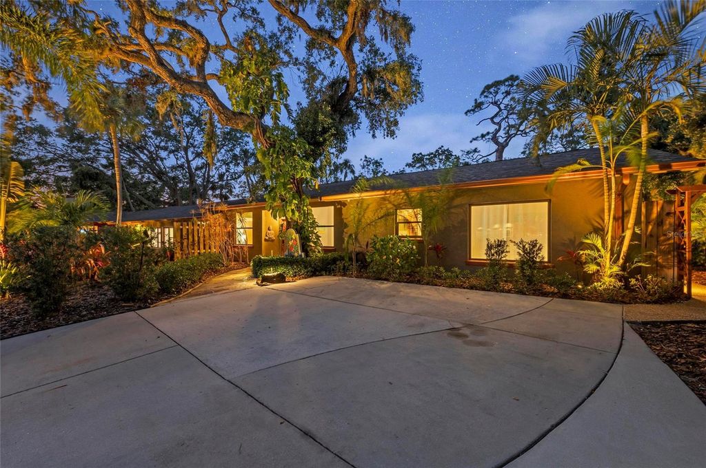 941 VIRGINIA DRIVE, Sarasota, FL 34234