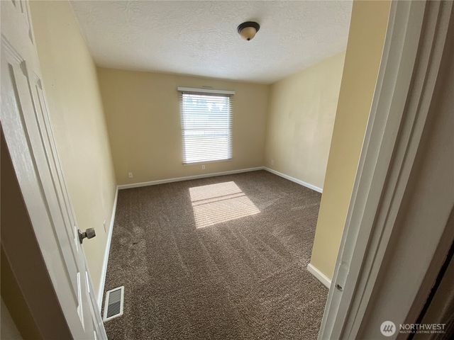 7412 Vickery Avenue E, Tacoma, WA 98443