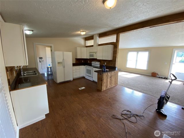 7412 Vickery Avenue E, Tacoma, WA 98443