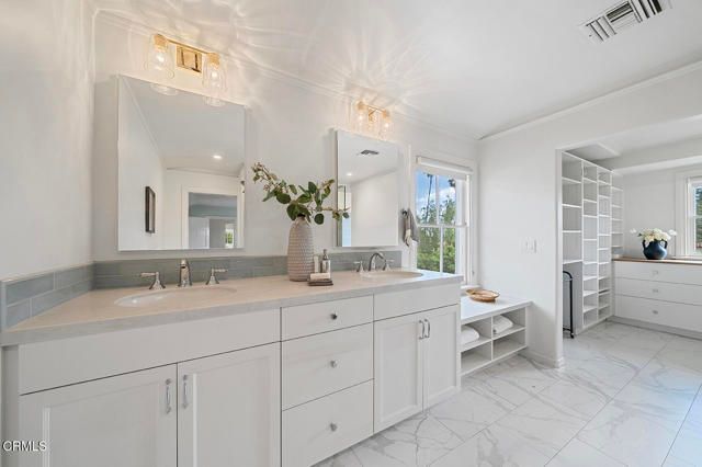 2106 Midwick Drive, Altadena, CA 91001