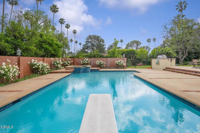 2106 Midwick Drive, Altadena, CA 91001