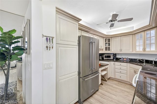 4001 Gulf Shore BLVD N 105, Naples, FL 34103
