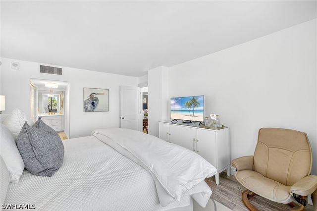 4001 Gulf Shore BLVD N 105, Naples, FL 34103