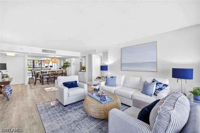 4001 Gulf Shore BLVD N 105, Naples, FL 34103