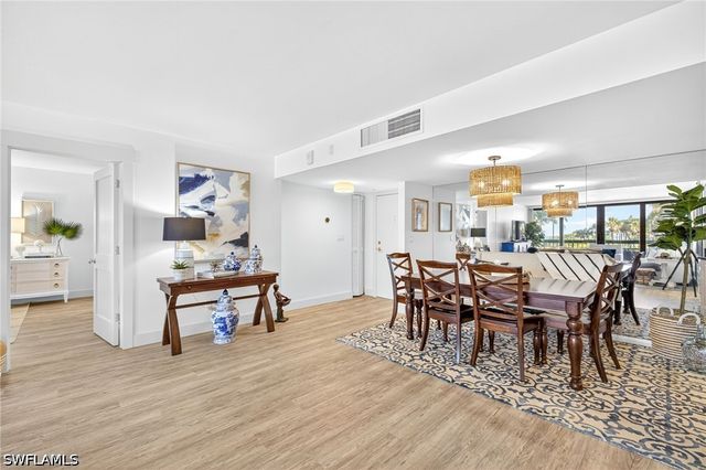 4001 Gulf Shore BLVD N 105, Naples, FL 34103