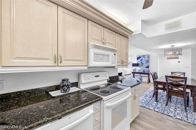 4001 Gulf Shore BLVD N 105, Naples, FL 34103