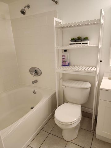 706 E VILLA Circle, Boynton Beach, FL 33435