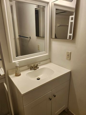 706 E VILLA Circle, Boynton Beach, FL 33435