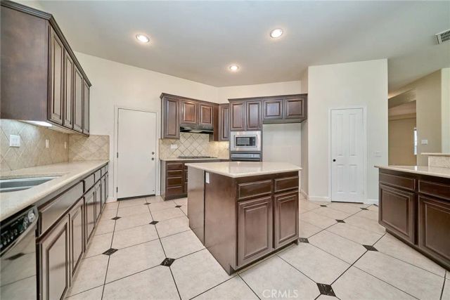 8827 Soothing Court, Corona, CA 92883