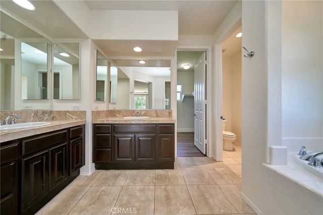 8827 Soothing Court, Corona, CA 92883