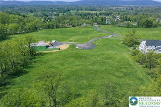 6445 Springhouse Path, Upper Saucon Twp, PA 18015