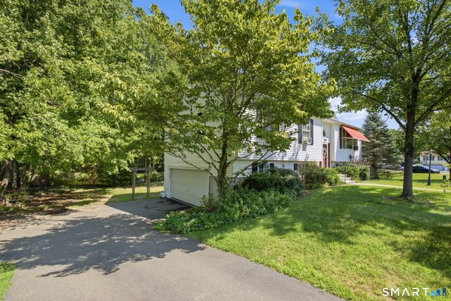 25 Samantha Lane, Madison, CT 06443