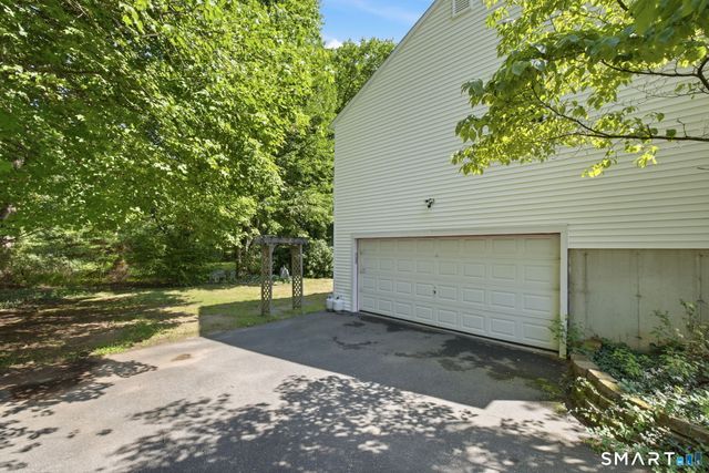25 Samantha Lane, Madison, CT 06443