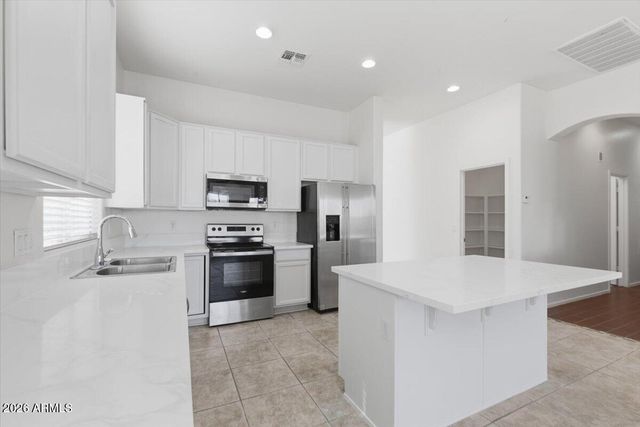 3410 W ALICIA Drive, Laveen, AZ 85339