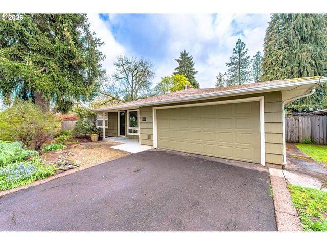 996 SHERWOOD Pl, Eugene, OR 97401