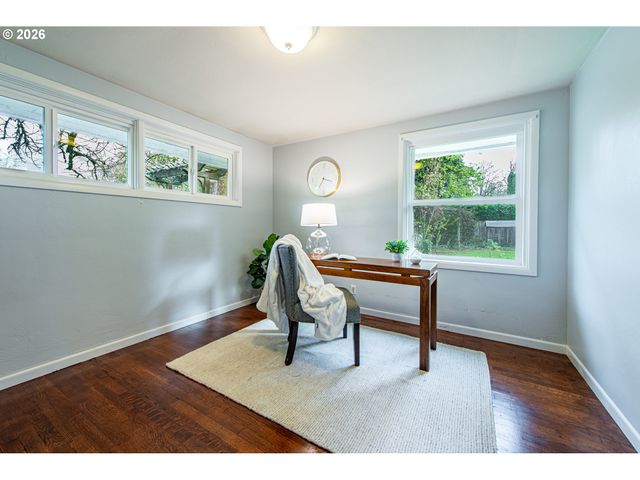 996 SHERWOOD Pl, Eugene, OR 97401