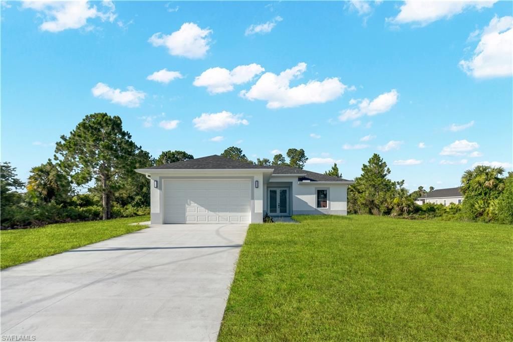 864 Chantilly ST E, LEHIGH ACRES, FL 33974 — photo 3
