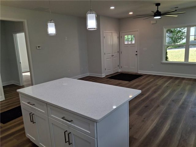 769 Carlton Street SE, Gainesville, GA 30501