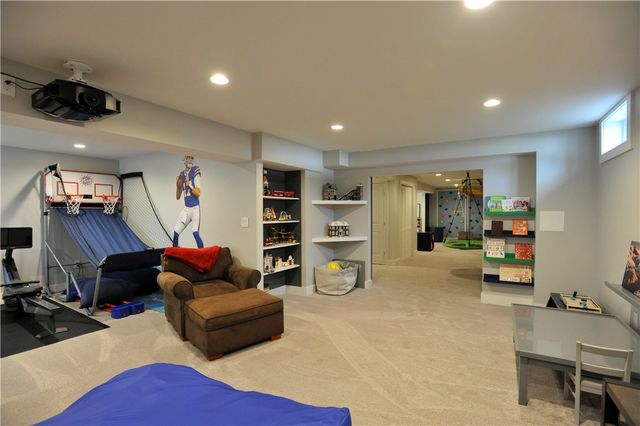 10 Lexington Run, Big Flats, NY 14845