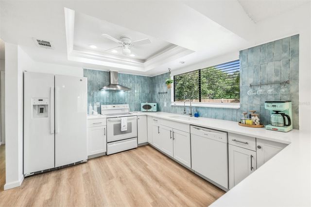 2911 WOODPINE COURT, Sarasota, FL 34231