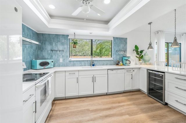 2911 WOODPINE COURT, Sarasota, FL 34231