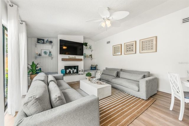 2911 WOODPINE COURT, Sarasota, FL 34231