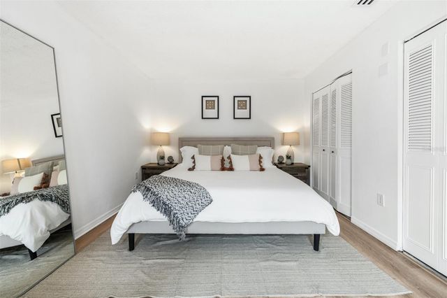 2911 WOODPINE COURT, Sarasota, FL 34231