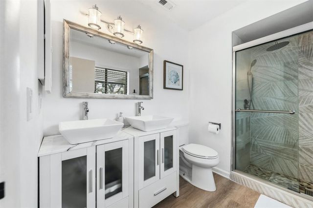 2911 WOODPINE COURT, Sarasota, FL 34231