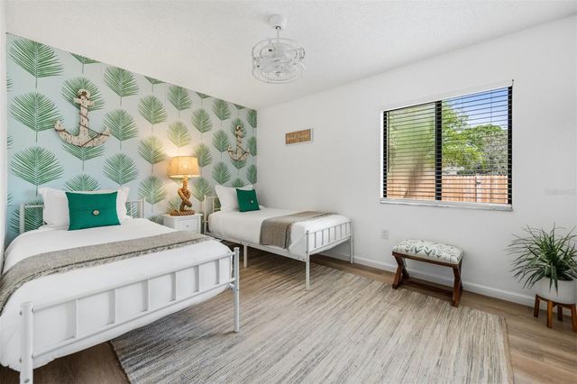 2911 WOODPINE COURT, Sarasota, FL 34231