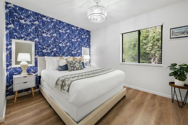 2911 WOODPINE COURT, Sarasota, FL 34231