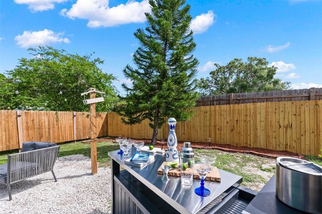 2911 WOODPINE COURT, Sarasota, FL 34231