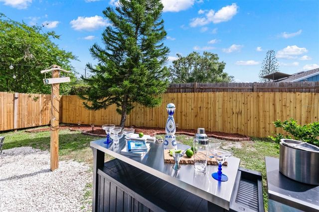 2911 WOODPINE COURT, Sarasota, FL 34231