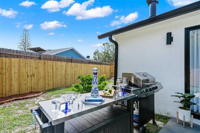 2911 WOODPINE COURT, Sarasota, FL 34231