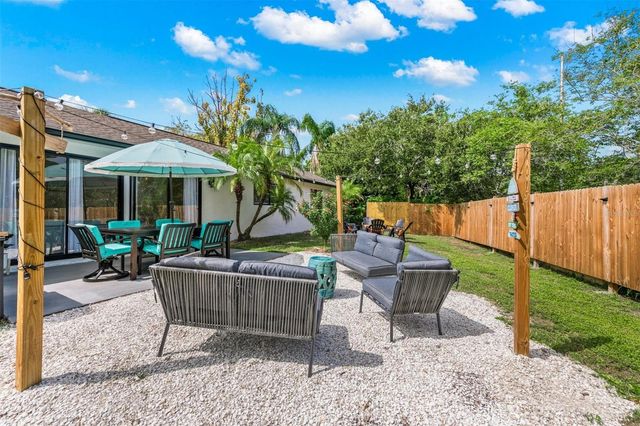 2911 WOODPINE COURT, Sarasota, FL 34231