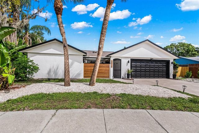 2911 WOODPINE COURT, Sarasota, FL 34231