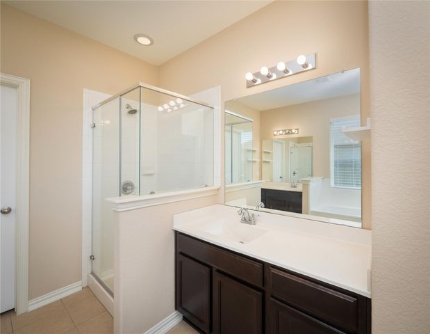 303 Hendelson LN, Hutto, TX 78634