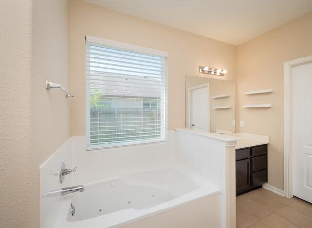303 Hendelson LN, Hutto, TX 78634