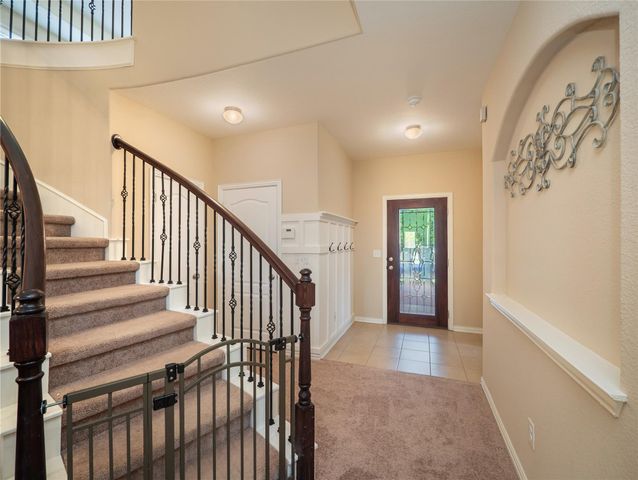 303 Hendelson LN, Hutto, TX 78634