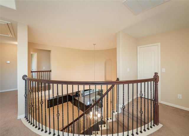 303 Hendelson LN, Hutto, TX 78634