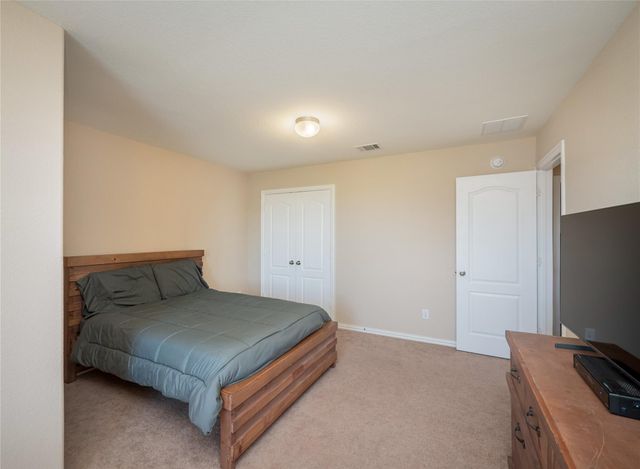 303 Hendelson LN, Hutto, TX 78634