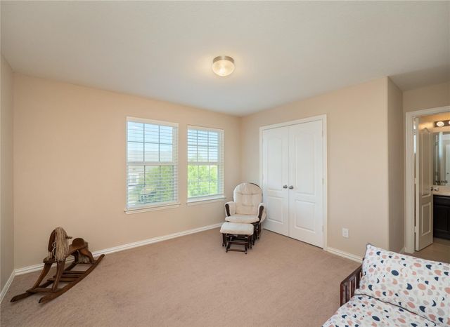 303 Hendelson LN, Hutto, TX 78634