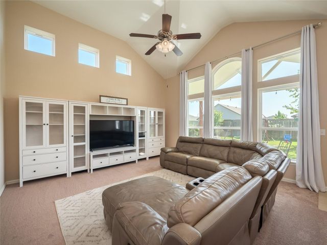 303 Hendelson LN, Hutto, TX 78634