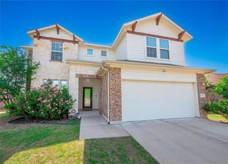 303 Hendelson LN, Hutto, TX 78634