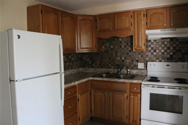 6017 CENTRAL AVENUE, New Port Richey, FL 34653